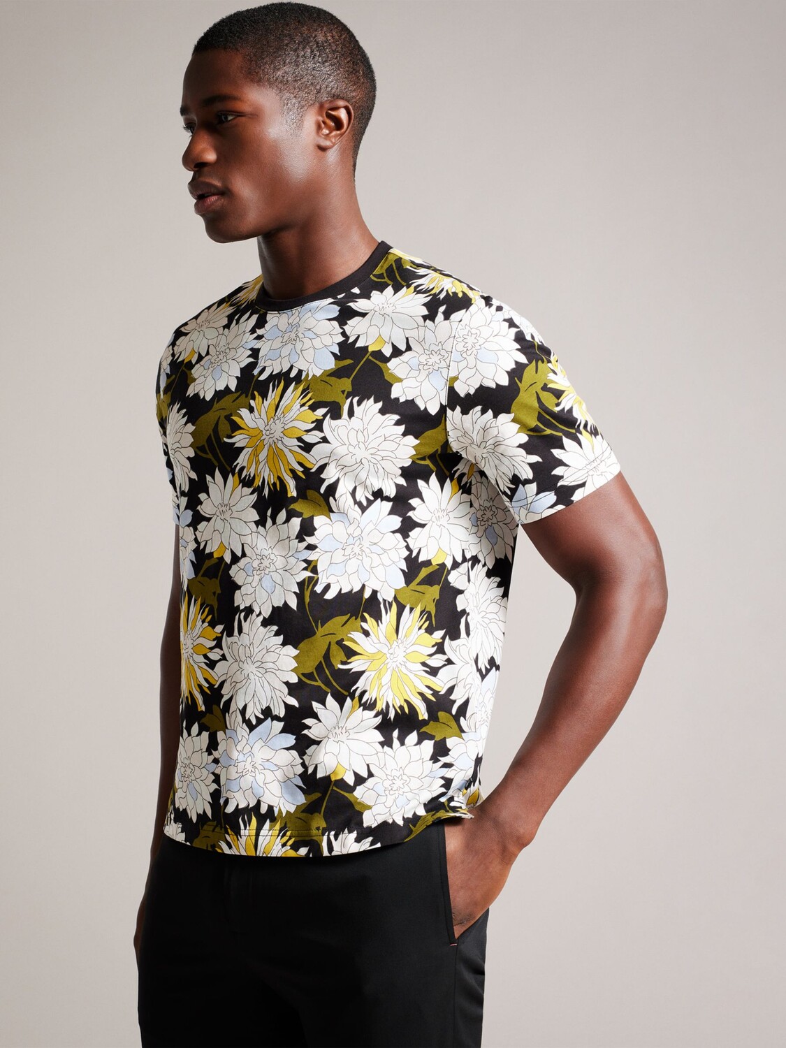 

Футболка с короткими рукавами и обычным принтом Ted Baker Florid, разноцветная