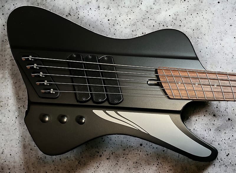 

Басс гитара Dingwall D-Roc 5, Matte Black / Pau Ferro