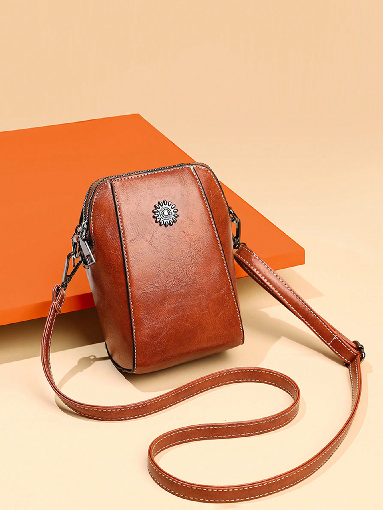 цена Мини-сумка через плечо в стиле ретро, коричневый