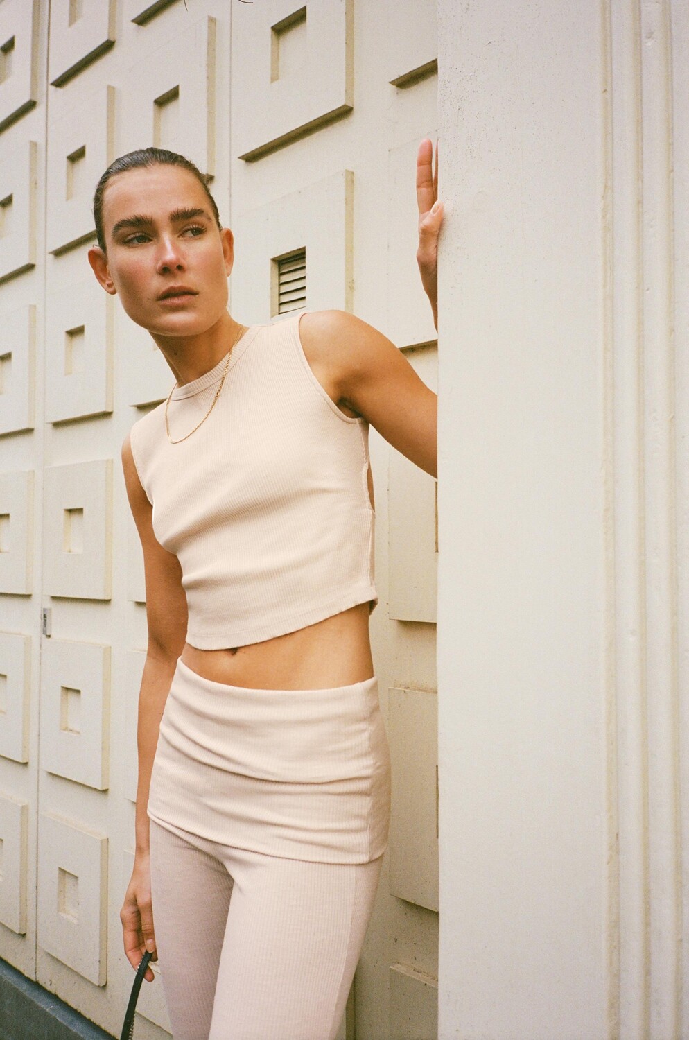 

Укороченный топ в ребрую с эффектом faded-эффект ZARA, ваниль