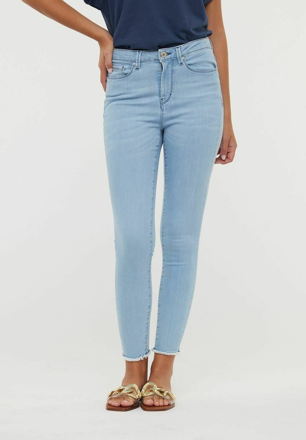 

Джинсы скинни Lee Cooper