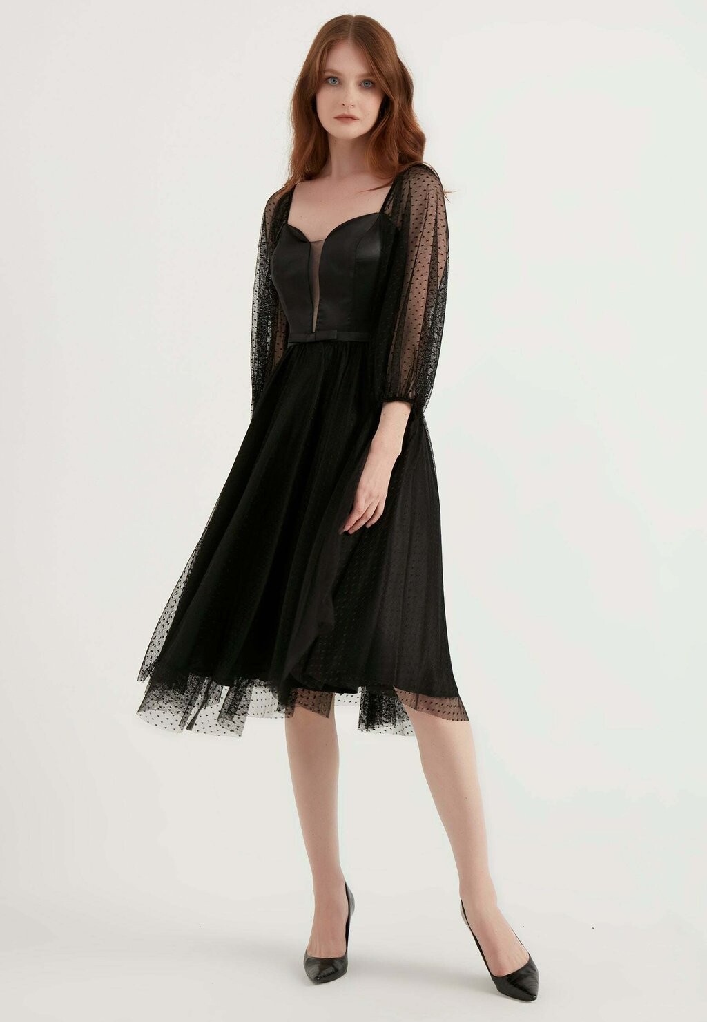 

Элегантное платье Polka Detail Low Cut Herita, черный