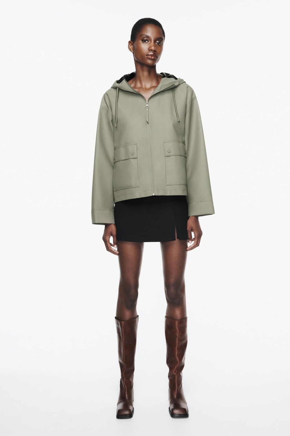 

Резиновая куртка с капюшоном Zara, хаки