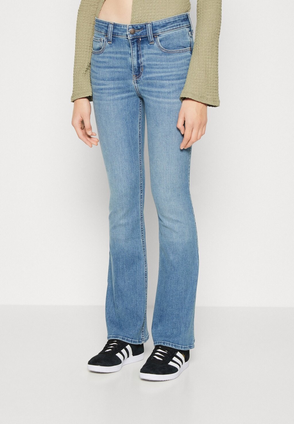

Джинсы Bootcut Hollister Co.