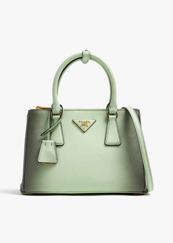 

Сумка Prada Galleria Ombré Small Leather, зеленый