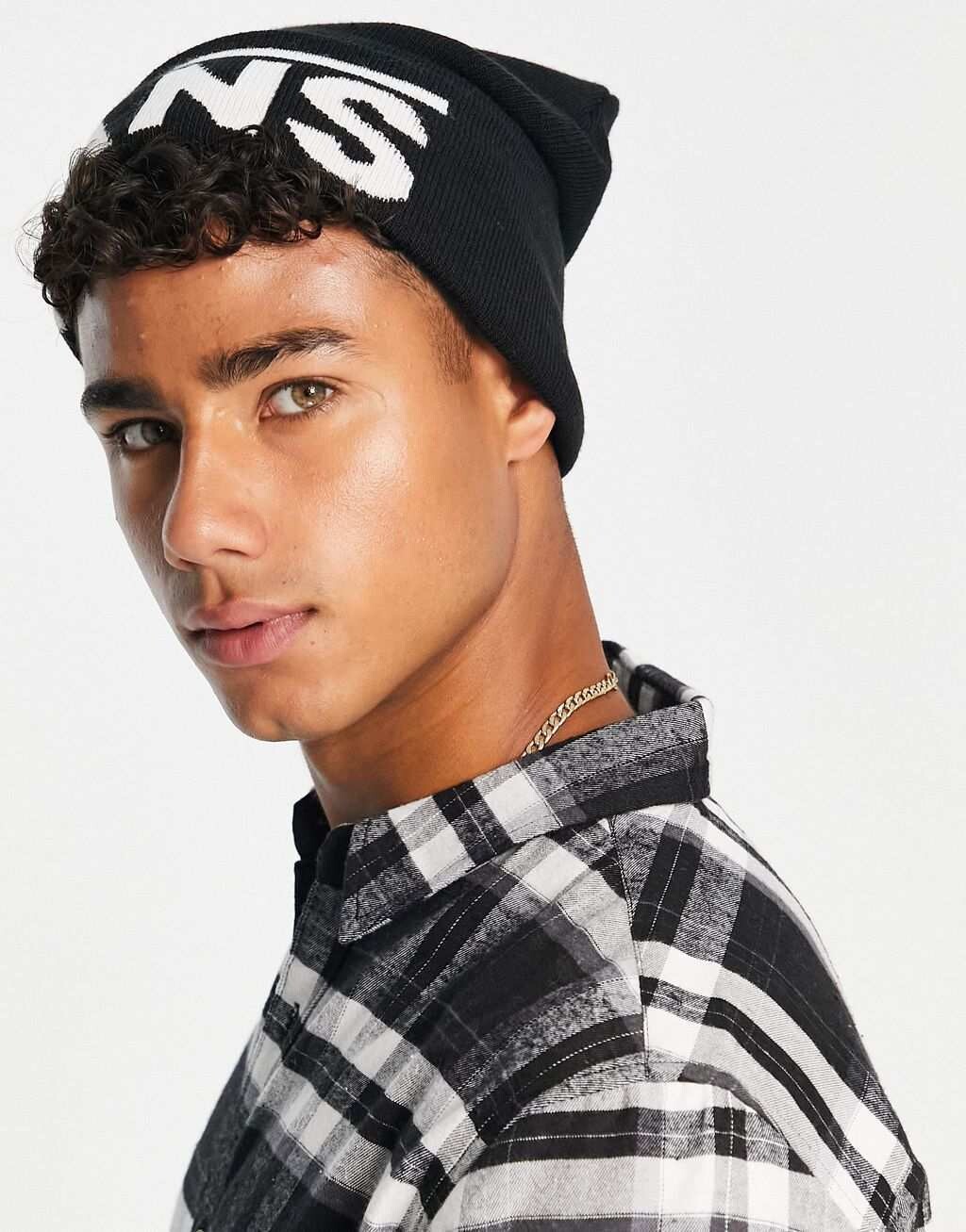 

Черная шапка с манжетами Vans Drop V