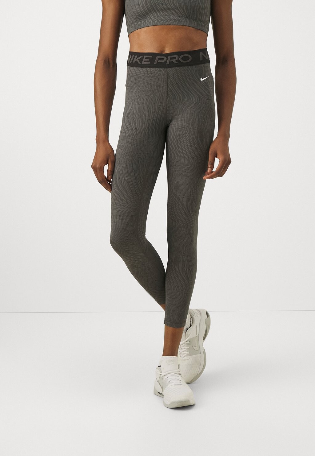 

Леггинсы Nike, цвет anthracite/black/white