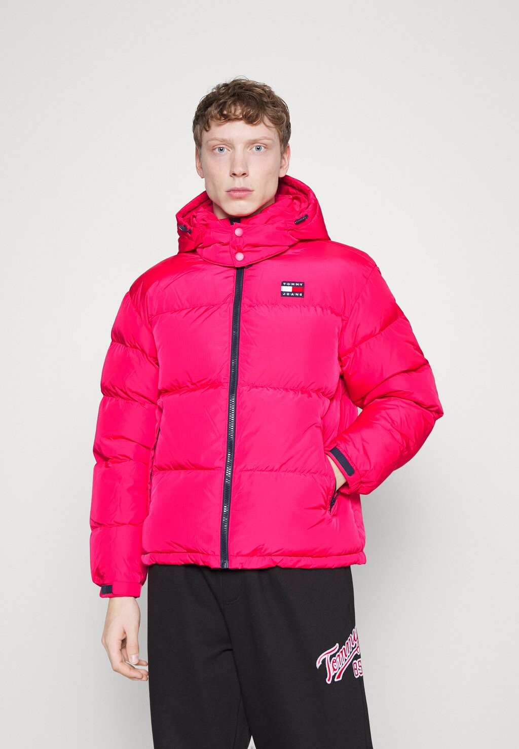 

Зимняя куртка Tommy Jeans