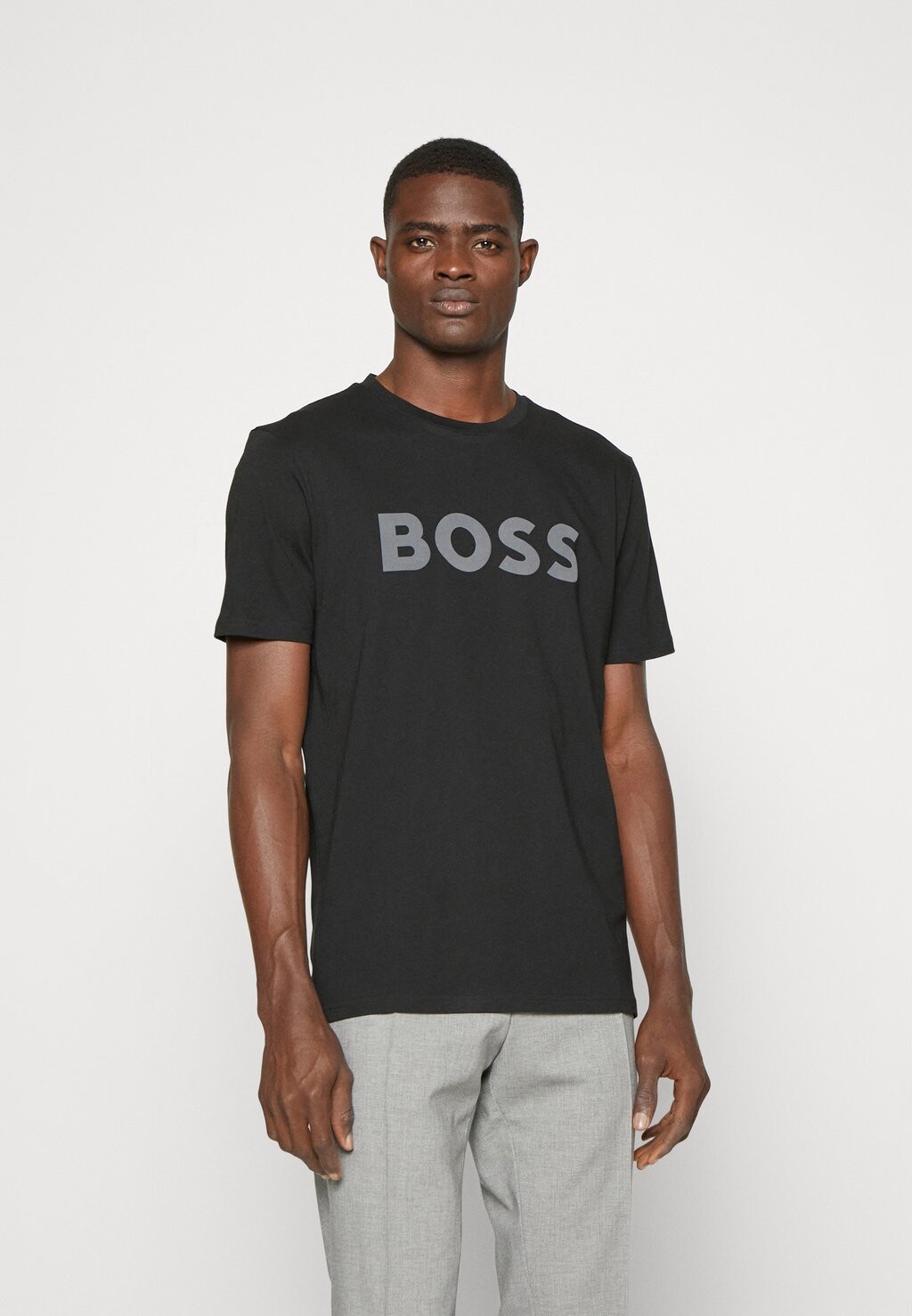 

Футболка с принтом BOSS, черный