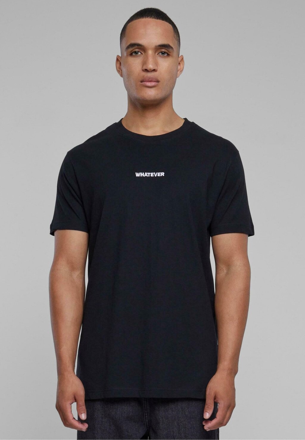 

Базовая футболка Mister Tee, черный