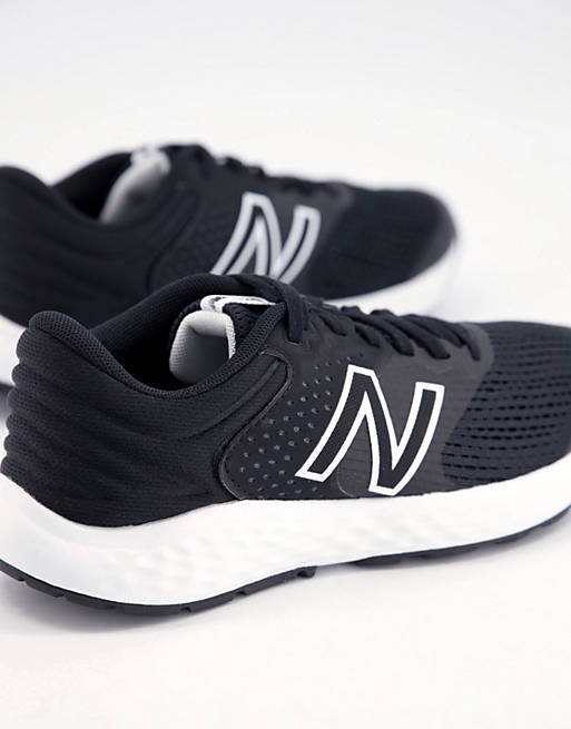 

Черные кроссовки New Balance Running 520