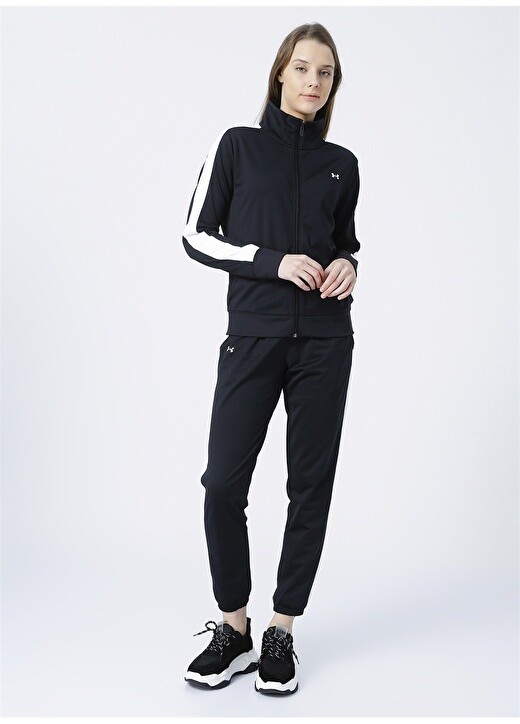 

женский спортивный костюм из трикотажа Under Armour