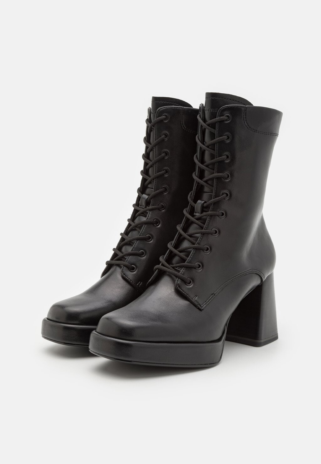 

Ботинки со шнурками Tamaris, цвет black