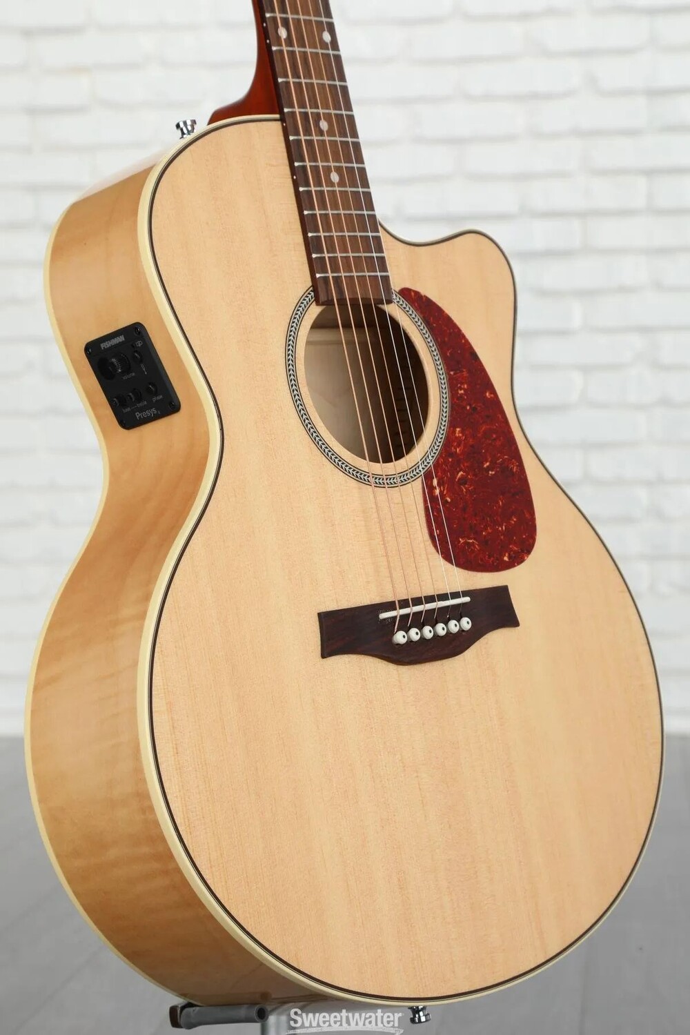 

Акустически-электрическая гитара Seagull Guitars Performer Cutaway Mini-Jumbo Flame Maple - Natural
