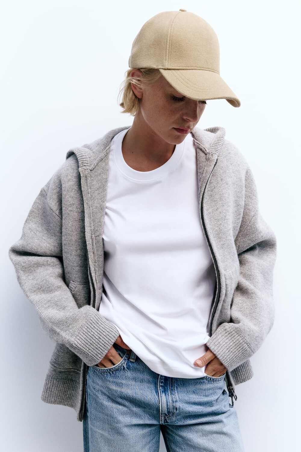 

Шапка из смесовой шерсти ZARA, кэмел