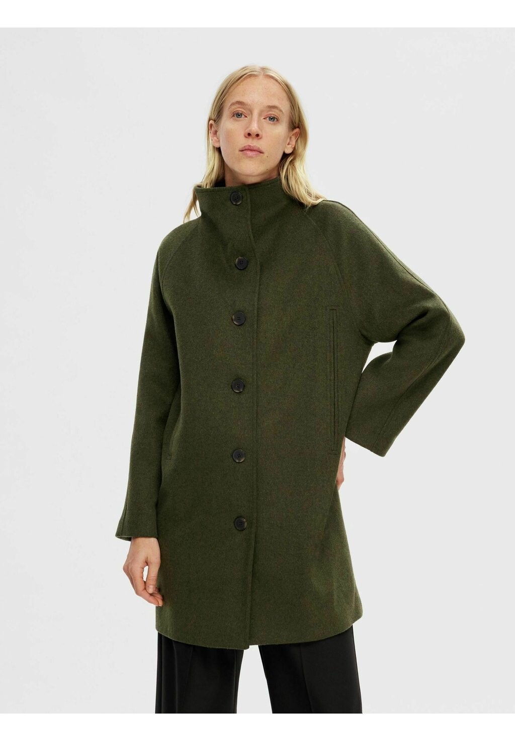 

Короткое пальто Selected Femme SLFVINNI, цвет ivy green