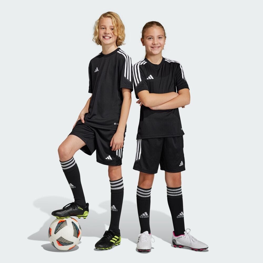 

Шорты Adidas HS3623, черный