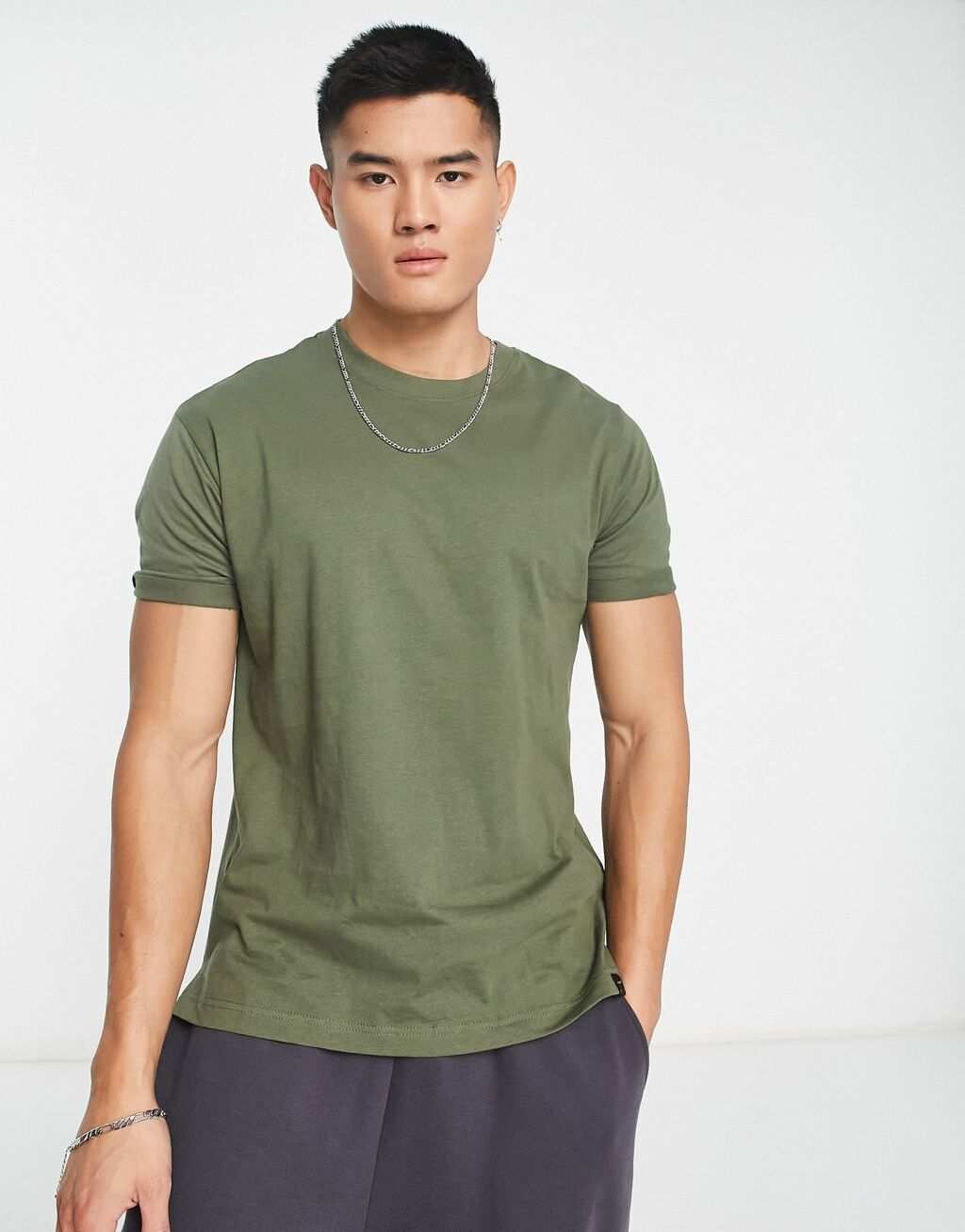

Длинная футболка цвета хаки Pull&Bear