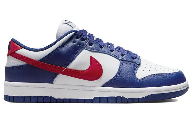 

Кроссовки Nike Dunk Low женские, белый / голубой