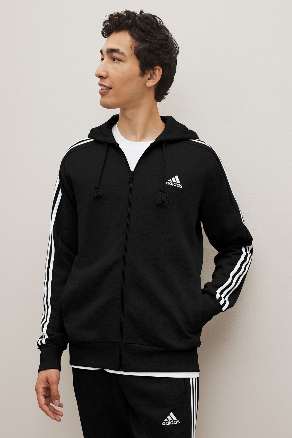 

Худи Sportswear Essentials из махровой ткани с тремя полосками и застежкой-молнией adidas, черный