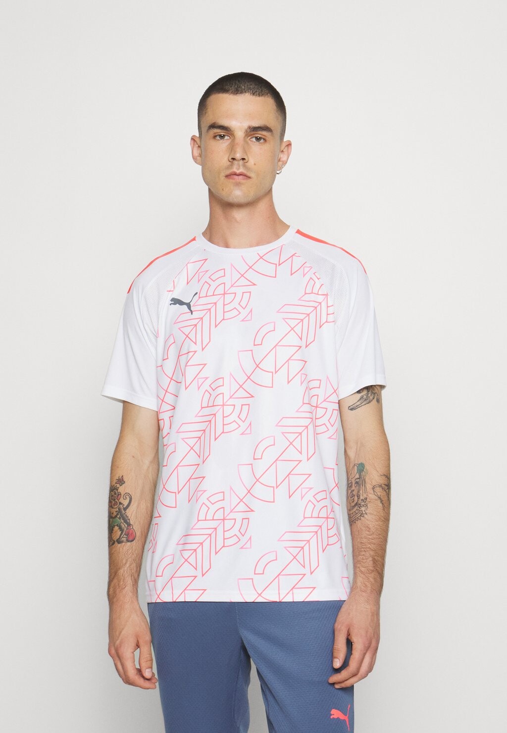 

Спортивная футболка TEAMLIGA GRAPHIC Puma, белый/огненная орхидея