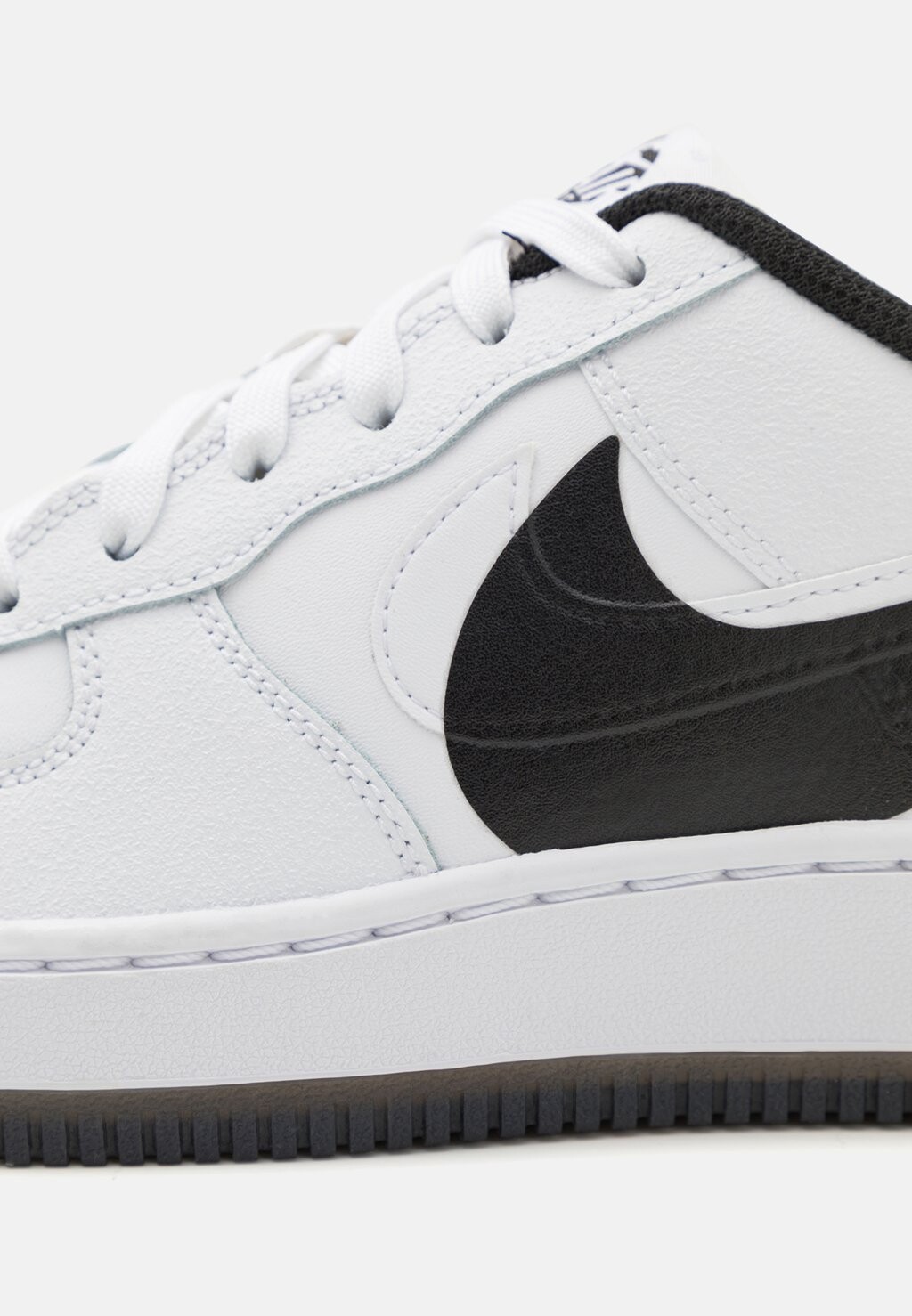 

Низкие кроссовки Air Force 1 Lv8 Unisex Nike, белый/черный