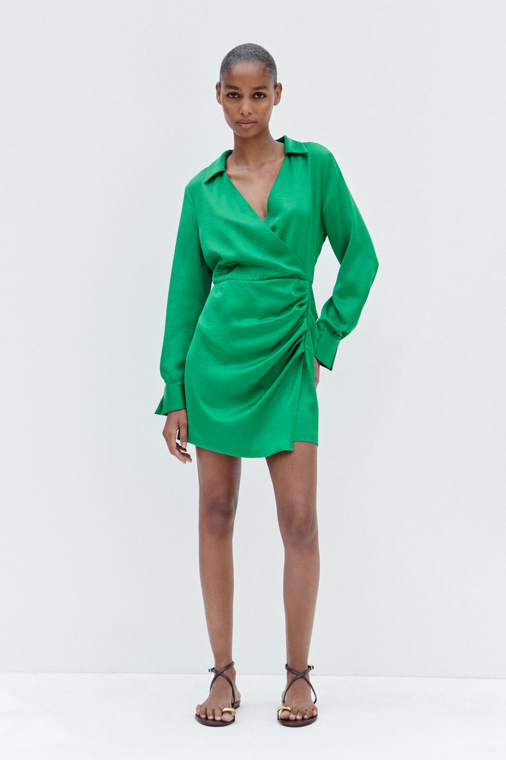 

Атласное мини-платье ZARA, зеленый