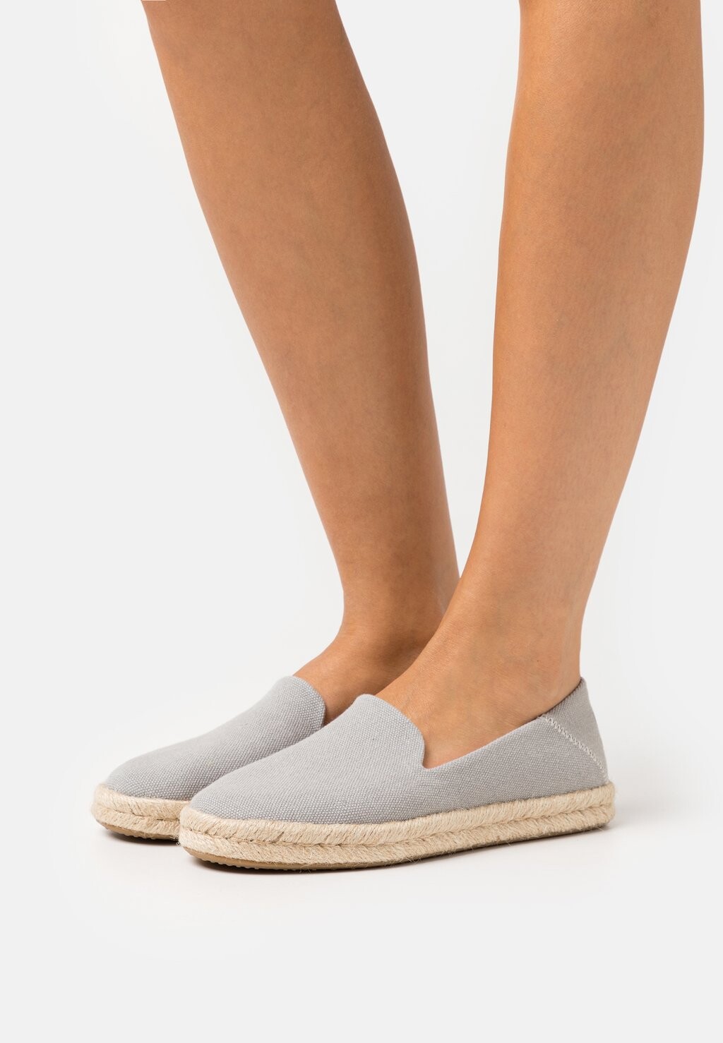 

Эспадрильи TOMS