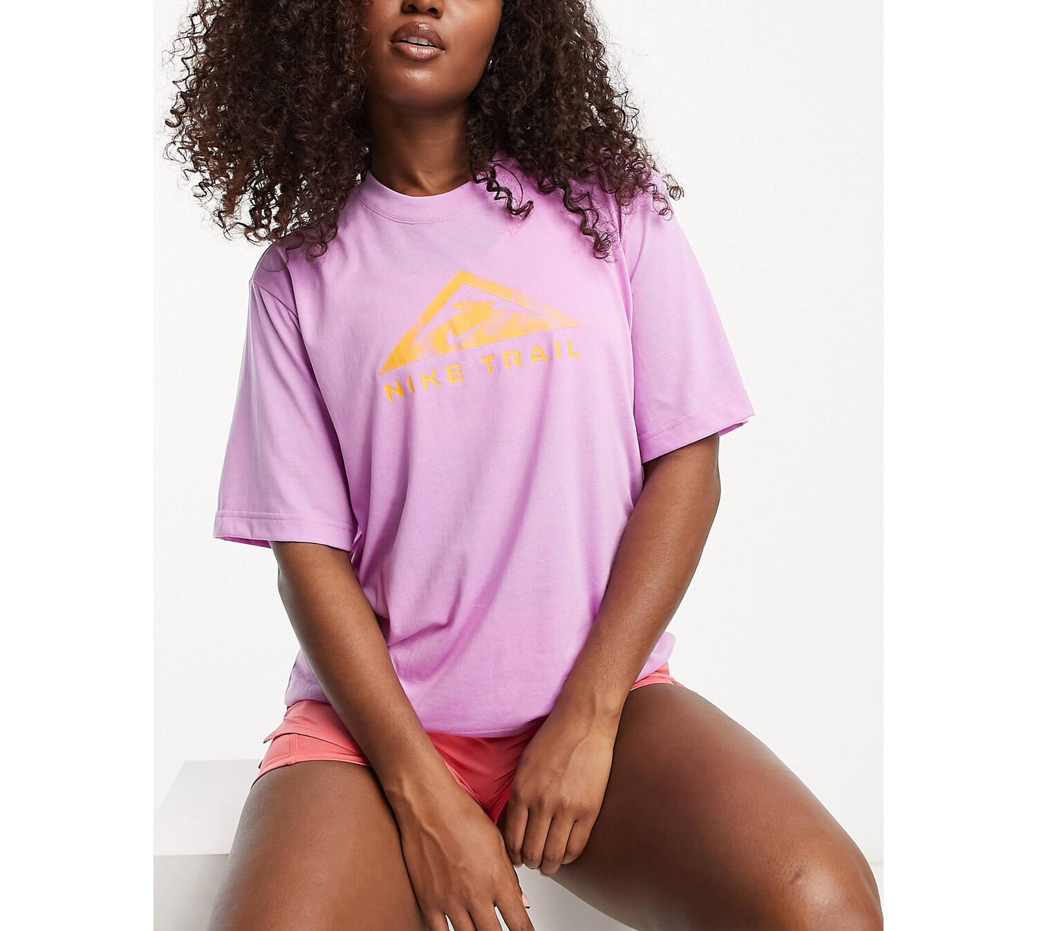 

Фиолетовая футболка оверсайз Nike Running Trail Dri-Fit