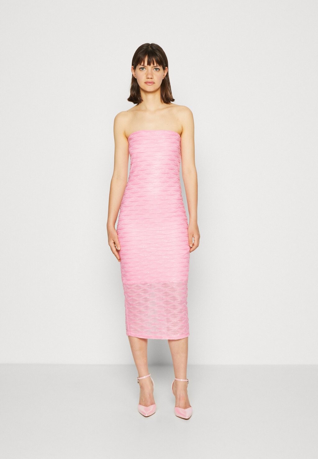 

Коктейльное платье Gina Tricot