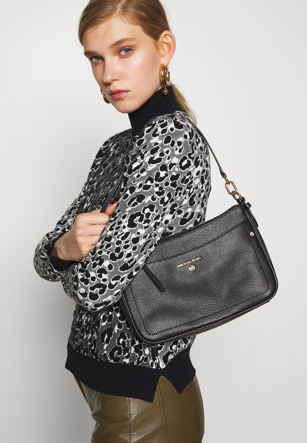

Сумка MICHAEL Michael Kors, черный