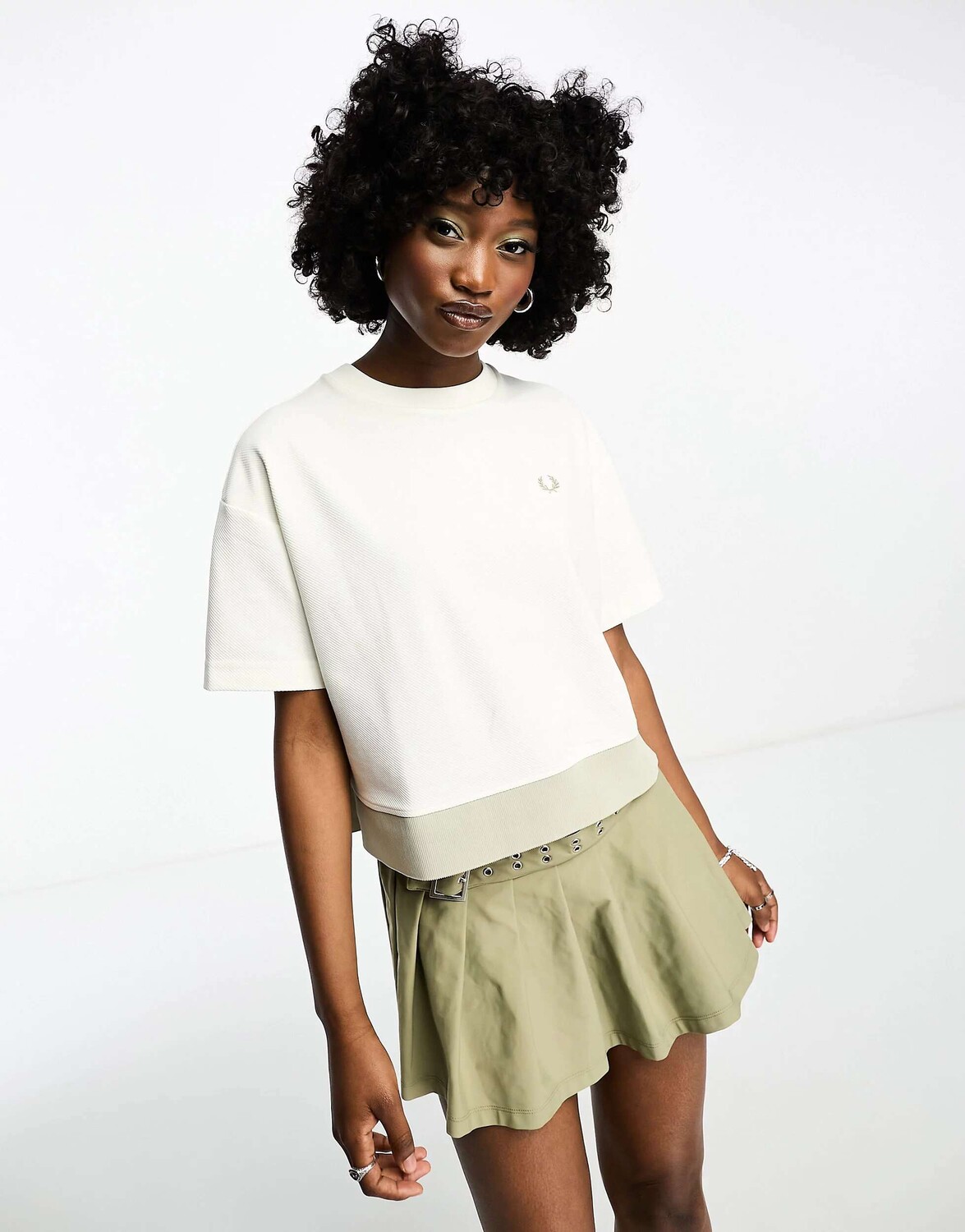 

Белоснежная футболка с ребристым узором Fred Perry