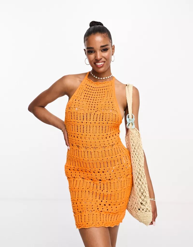 Оранжевое фестивальное мини-платье крючком с высоким воротником и деталью на спине Miss Selfridge