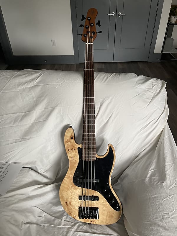 

Басс гитара Michael Kelly Custom 5R 2022 Natural