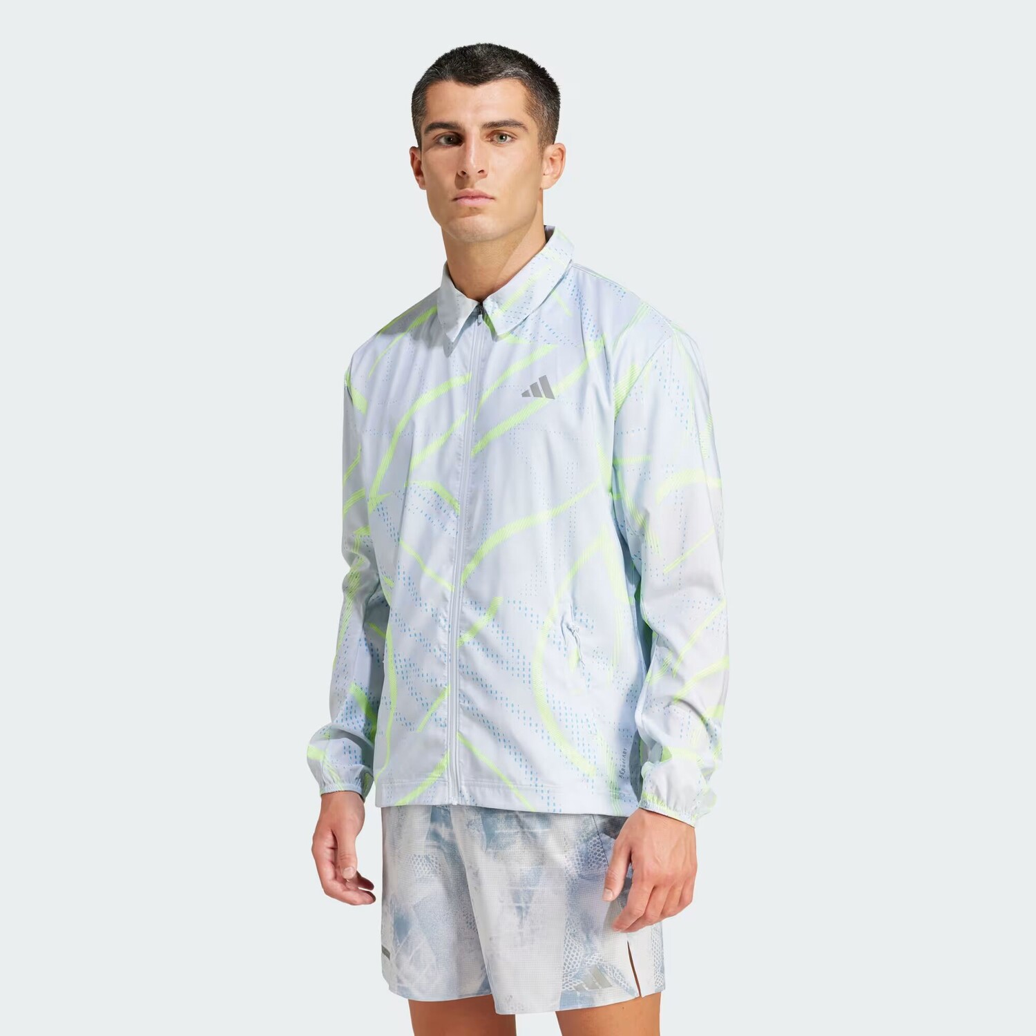 

Куртка Adidas, цвет Halo Silver/Blue Burst/Green Spark