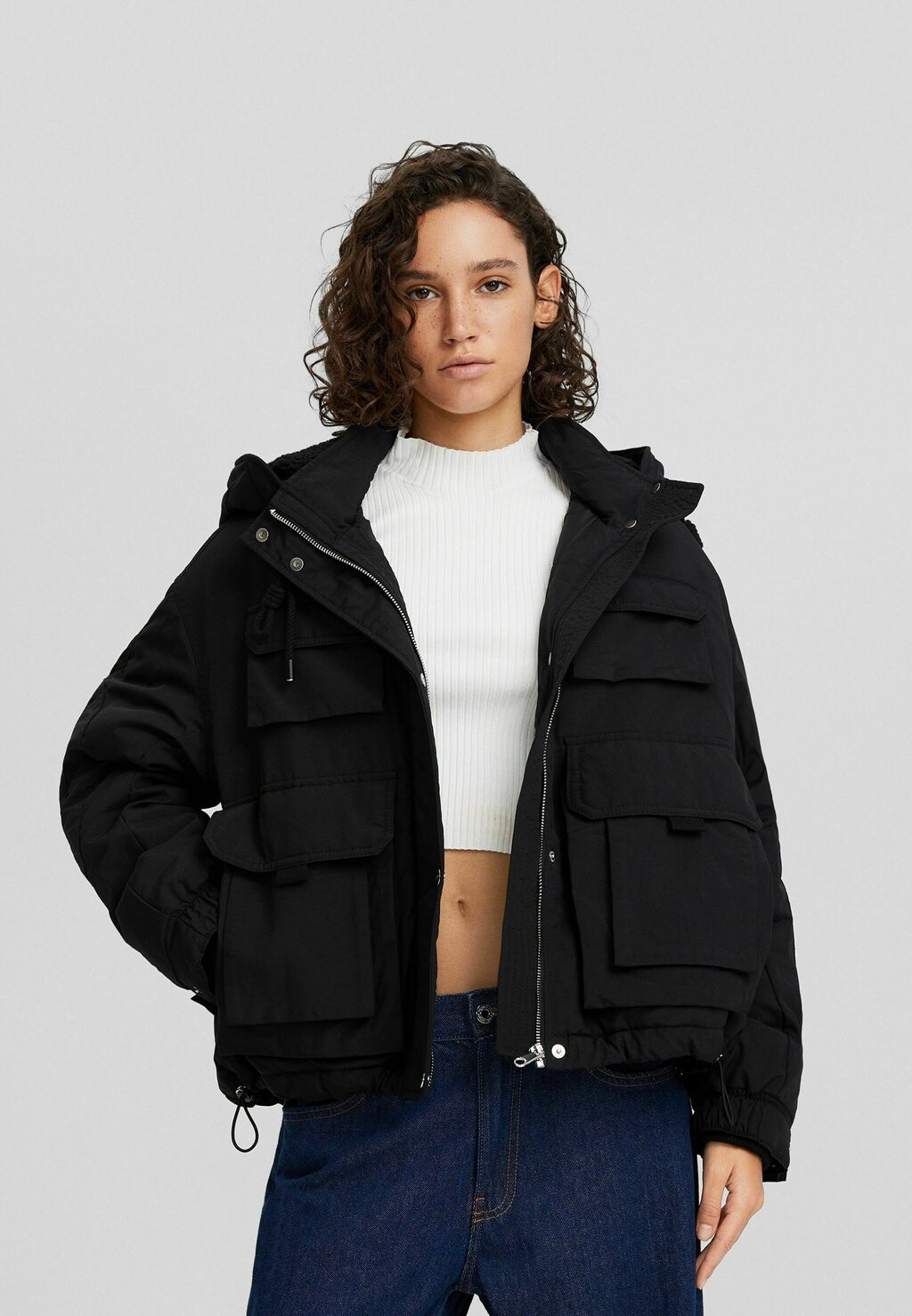 

Зимняя куртка Multi-Pocket Bershka, черный
