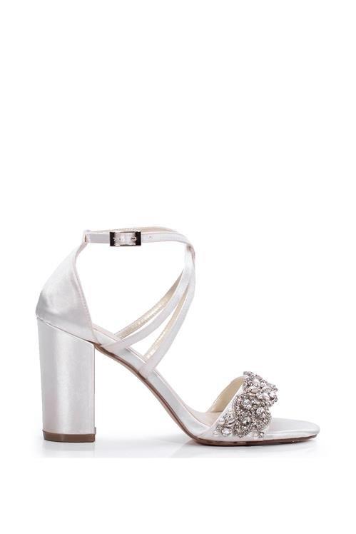 Атласные босоножки на высоком блочном каблуке с вышивкой Hira Paradox London, белый