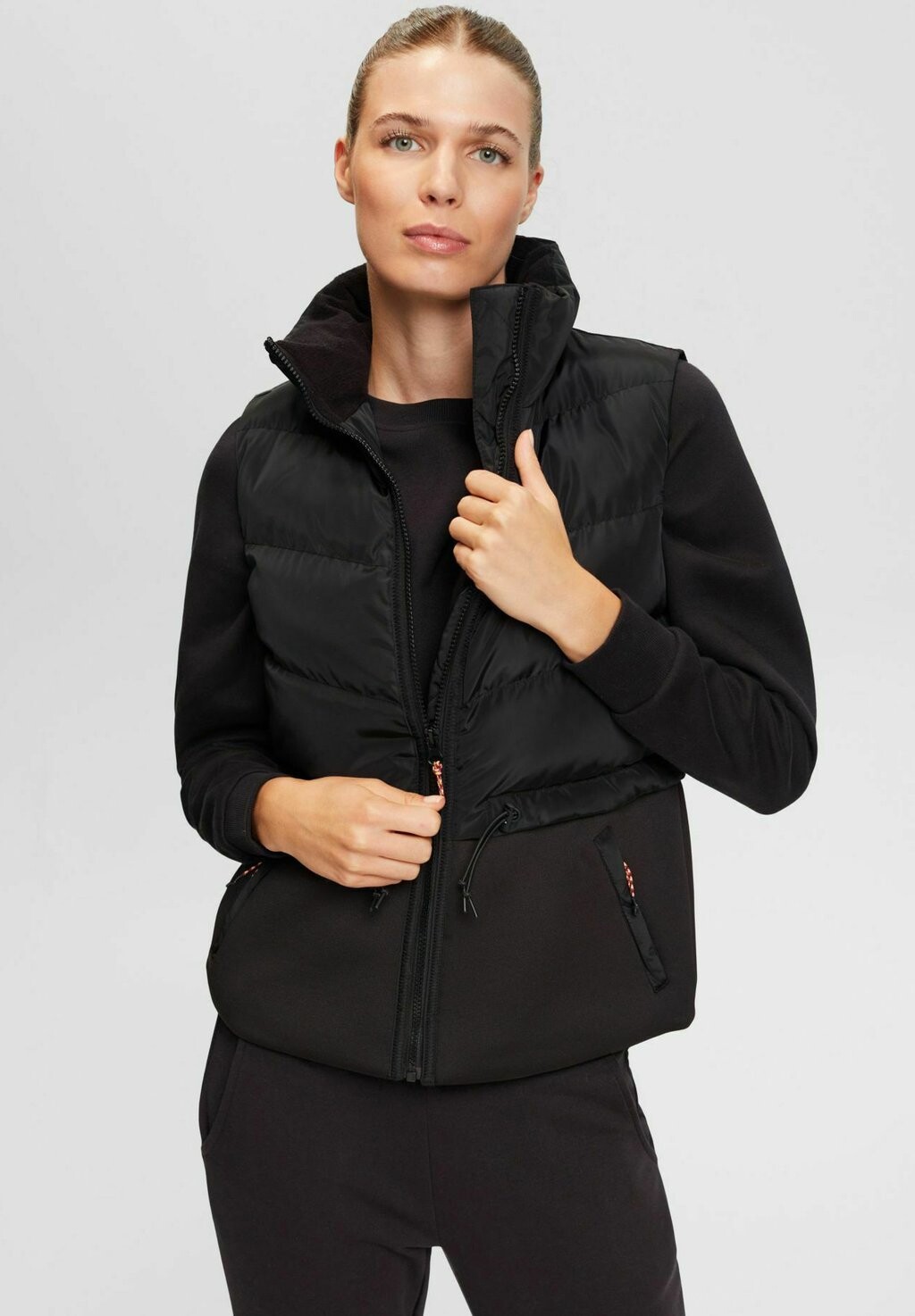 

Жилет Esprit, черный