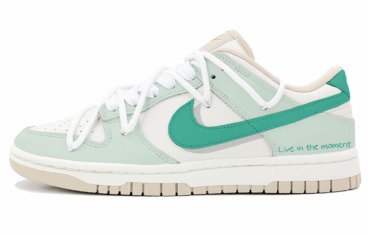 

Женские кроссовки для скейтбординга Nike Dunk