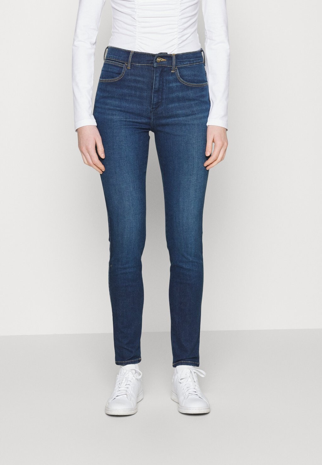 

Джинсы скинни Wrangler
