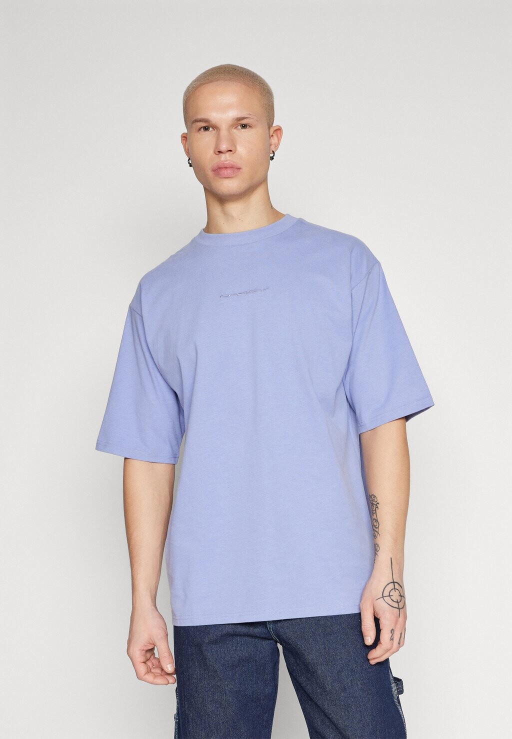 

Футболка базовая SOHO TEE Oakley, цвет new lilac