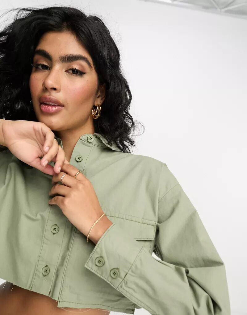 

Укороченная зеленая куртка-рубашка ASOS
