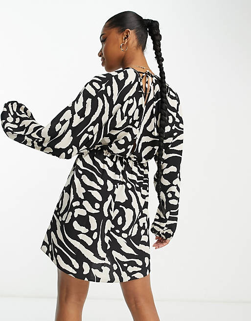 

Платье мини с однотонным абстрактным принтом ASOS DESIGN