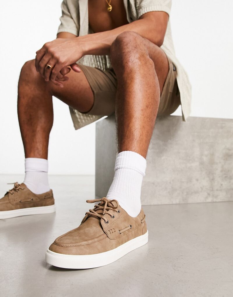 

Туфли-лодочки ASOS DESIGN из искусственной кожи с камнями на белой подошве