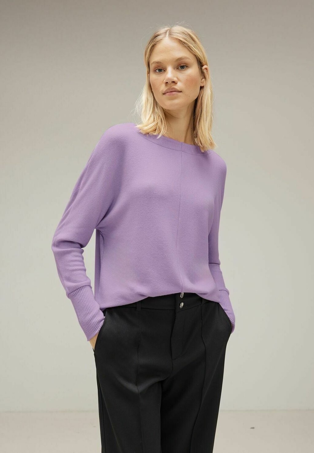 

Толстовка MIT ZIERNAHT Street One, цвет lila
