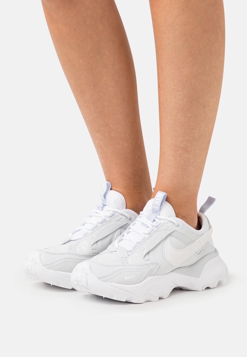 

Кроссовки Nike