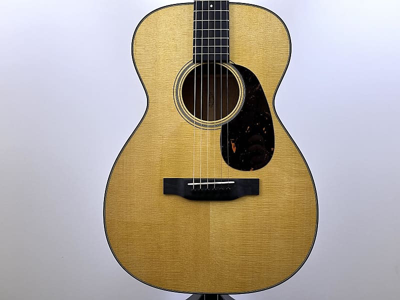 Акустическая гитара Martin 0-18 Acoustic Guitar - Natural w/ Case M2795379