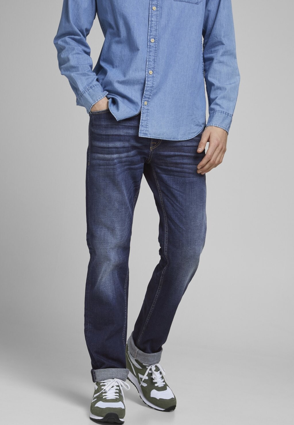 

Джинсы прямого кроя Jack & Jones