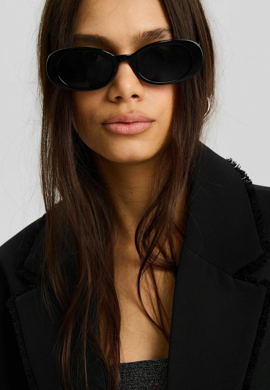 

Солнцезащитные очки OVAL Bershka, цвет black