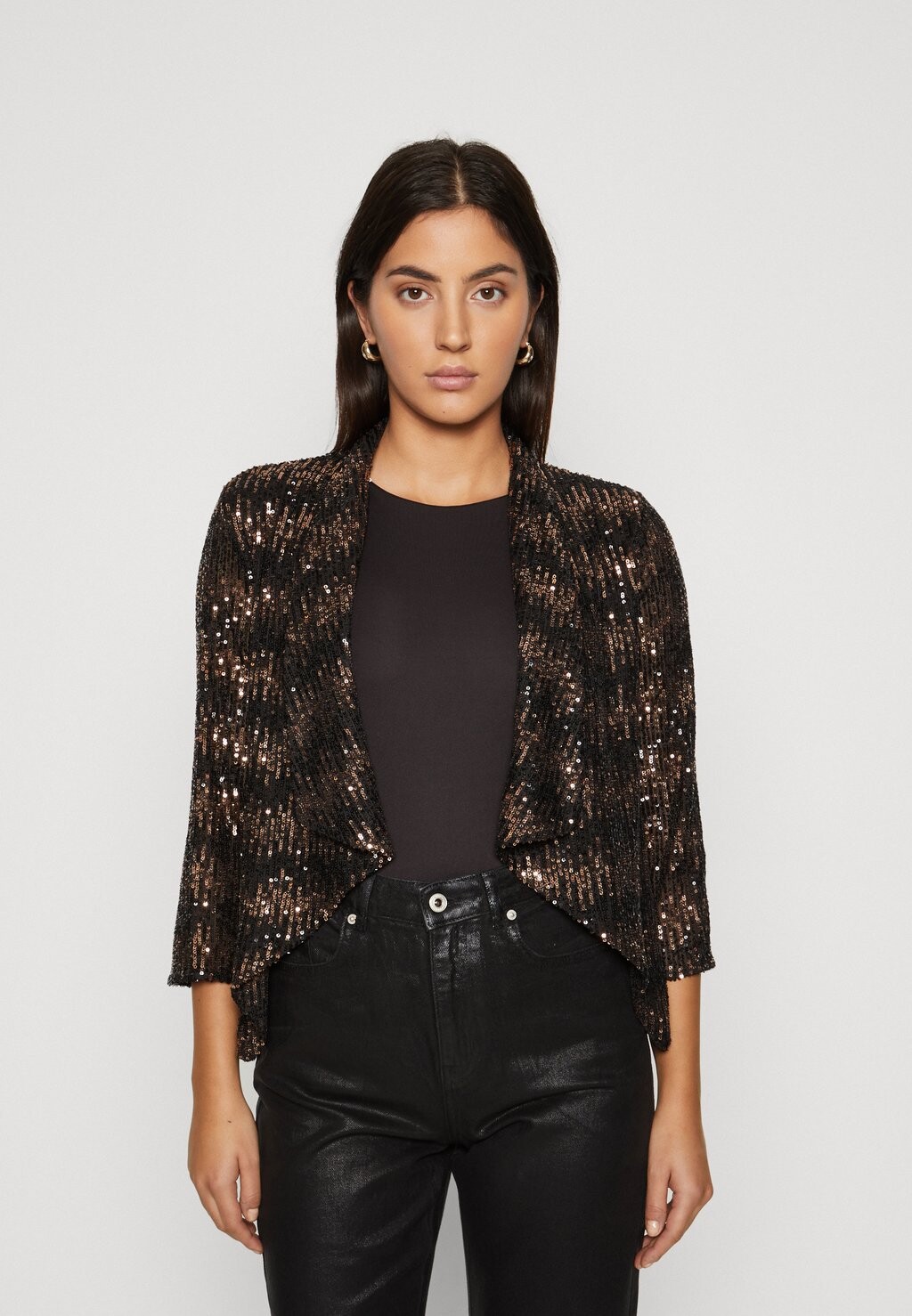 

Блейзер VILA БОЛЕРО VINELY SEQUINS, цвет black/cobber